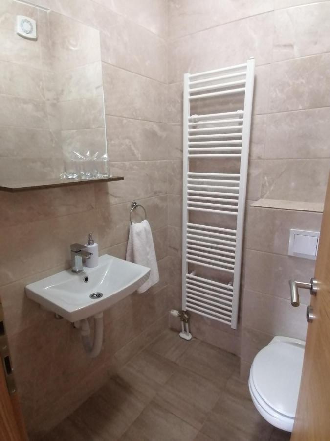 Farma & Apartmani Opg Sasa Delic Korenica Exterior photo